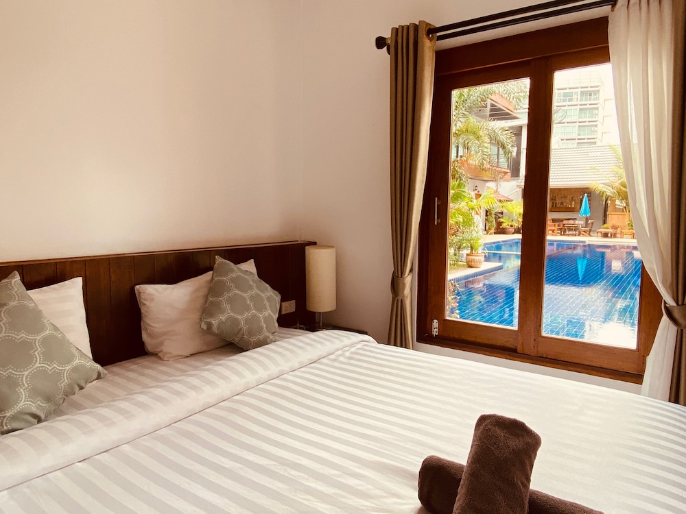 Superior Double Room, Pool View