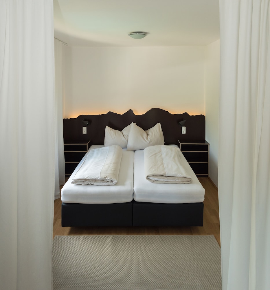 Family Apartment, 1 Queen Bed, Mountain View, Mountainside