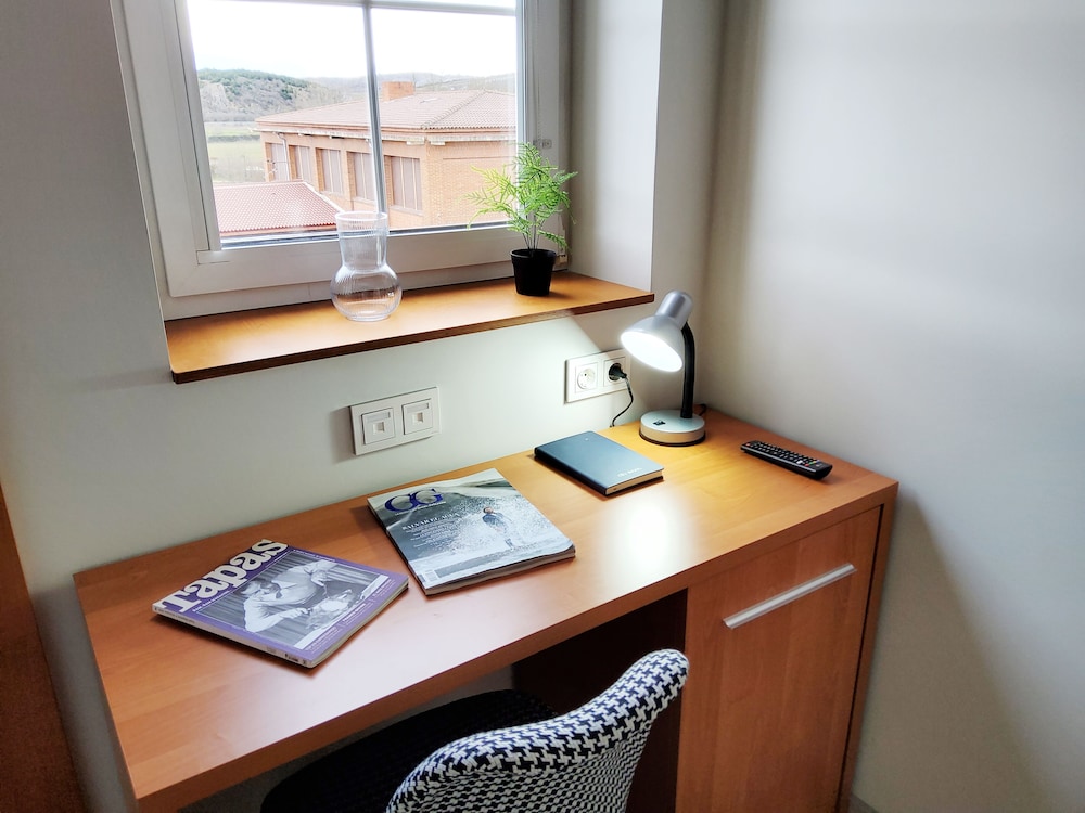 Standard Twin Room - Photo 1