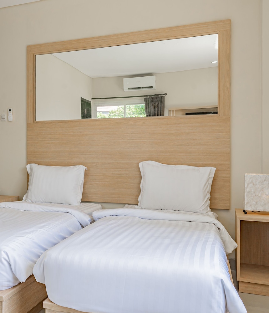 Classic Suite, 2 Twin Beds - Photo 2