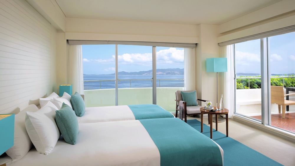 Classic Room, 2 Twin Beds, Club Lounge Access, Ocean View (Private Terrace) - Photo 10