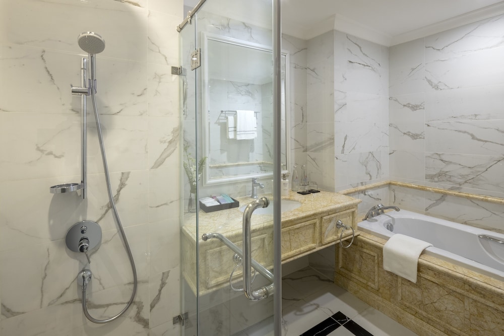 Premium Room - Photo 8