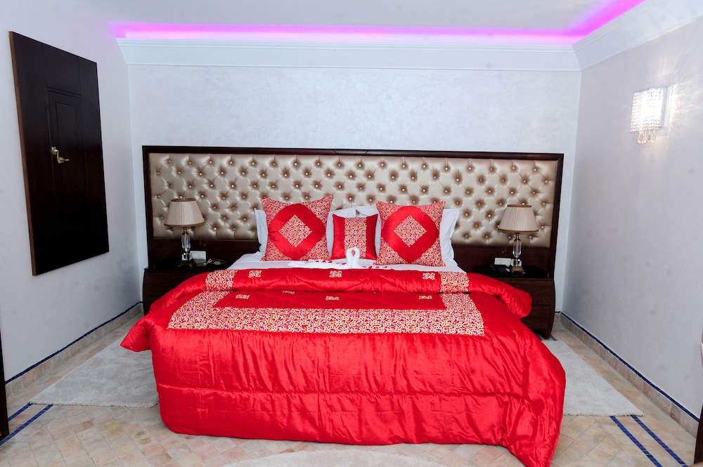 Royal Duplex, 3 Bedrooms, Kitchen photo 3