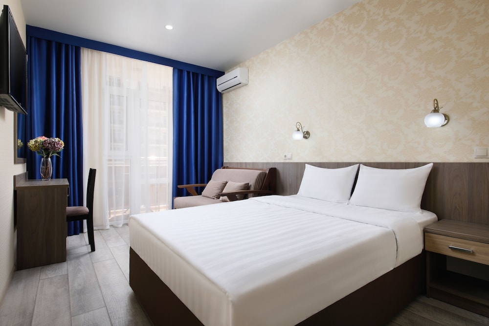 Basic Double Room, Balcony photo 1