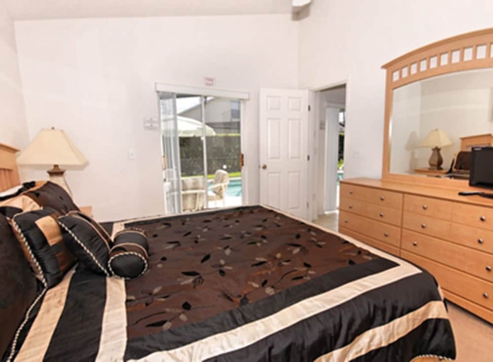 Villa photo 1