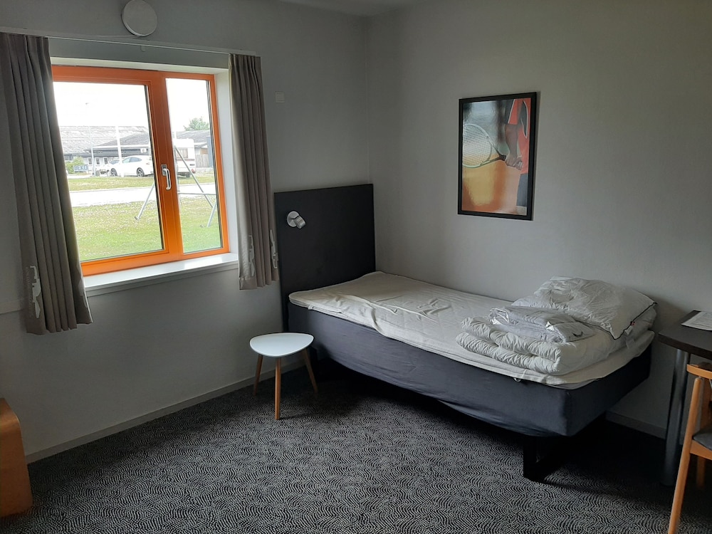 Standard Twin Room, 2 Twin Beds (Incl. Linen Package and Towel)
