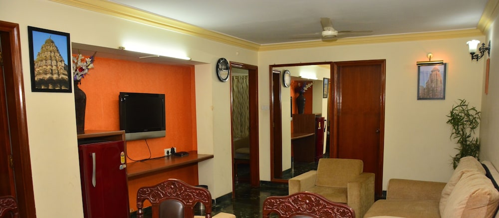 Comfort Triple Room, 1 Queen Bed, Accessible, Garden View photo 3