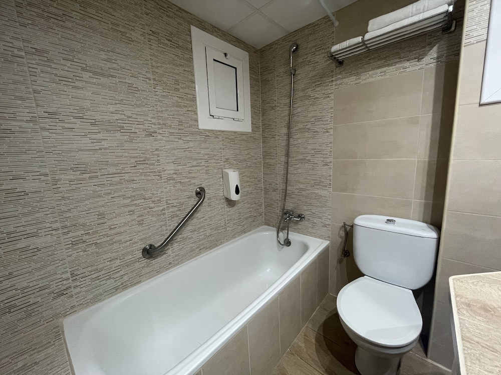 Standard Double Room, Balcony - Photo 7