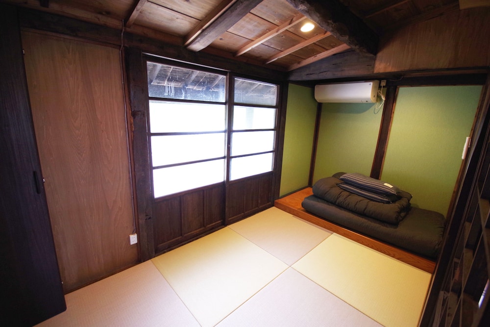 Private Vacation Home (Traditional Okinawa Style) photo 2