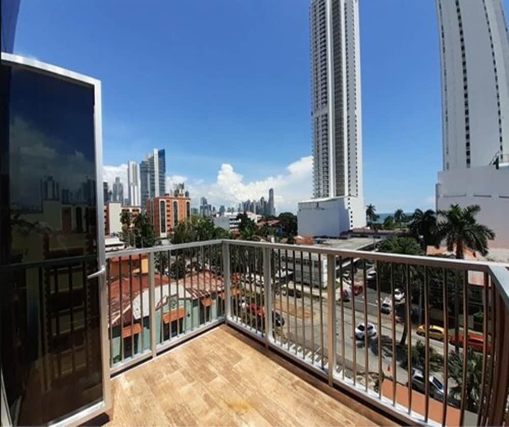 Deluxe Double Room, 2 Double Beds, Balcony photo 2