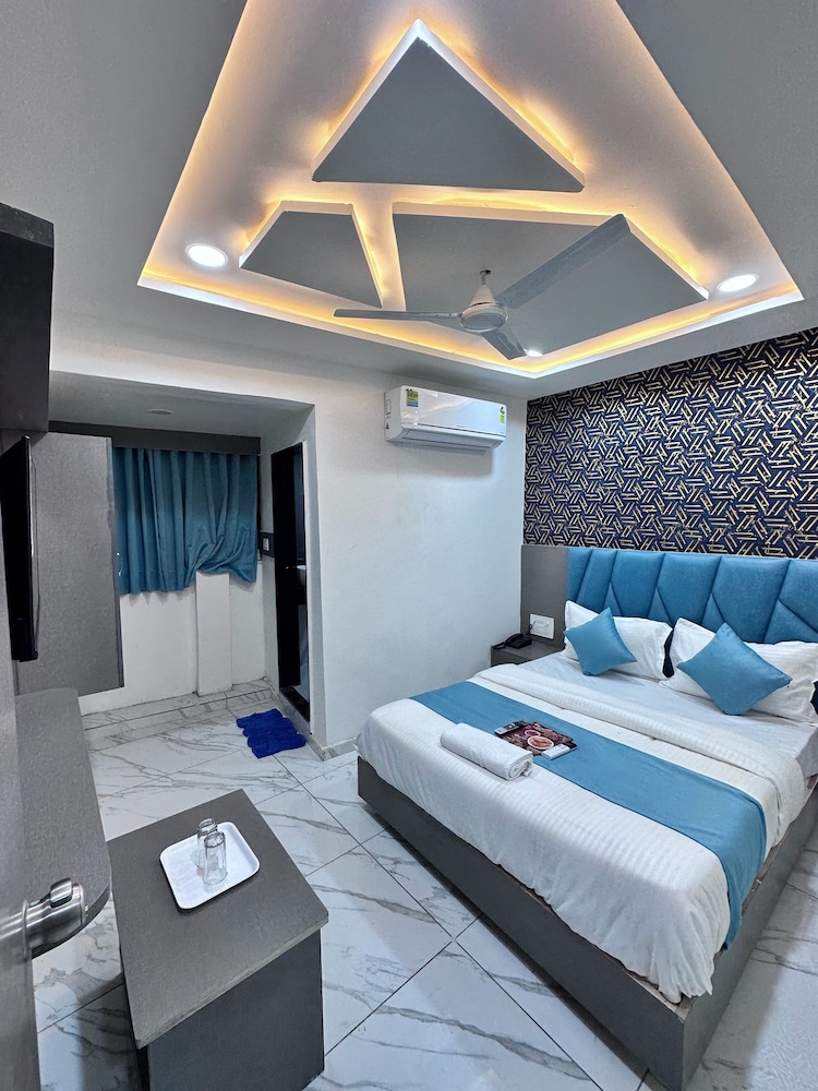 Deluxe Double Room, City View