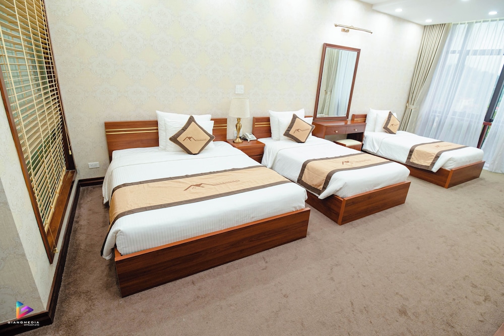 Luxury Triple Room, Balcony, City View