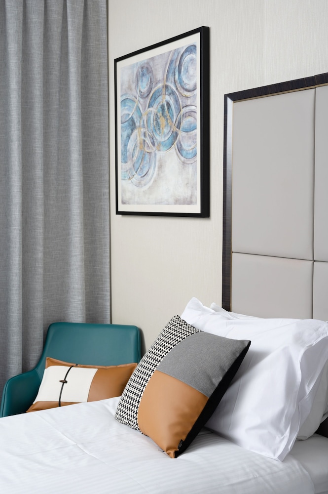 2 Bedrooms - Interconnecting thumbnail 5