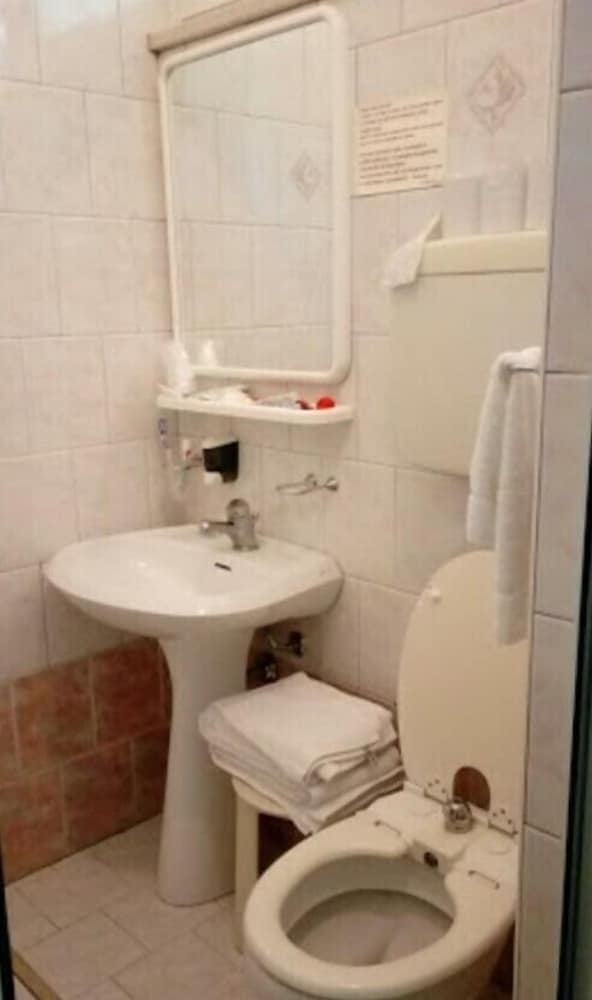 Standard Quadruple Room photo 3