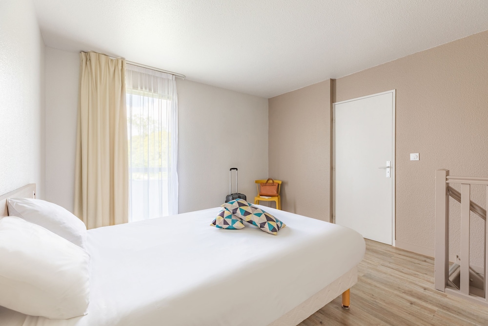Standard Apartment - Photo 2