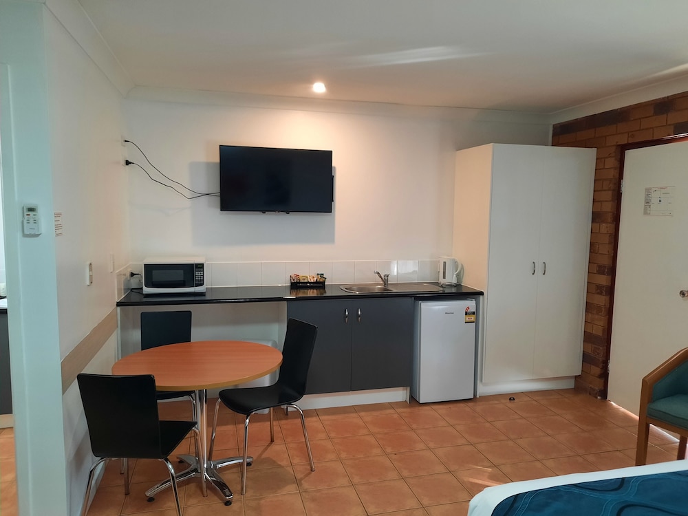 Family Quadruple Room, Multiple Beds, Non Smoking, Kitchenette photo 2