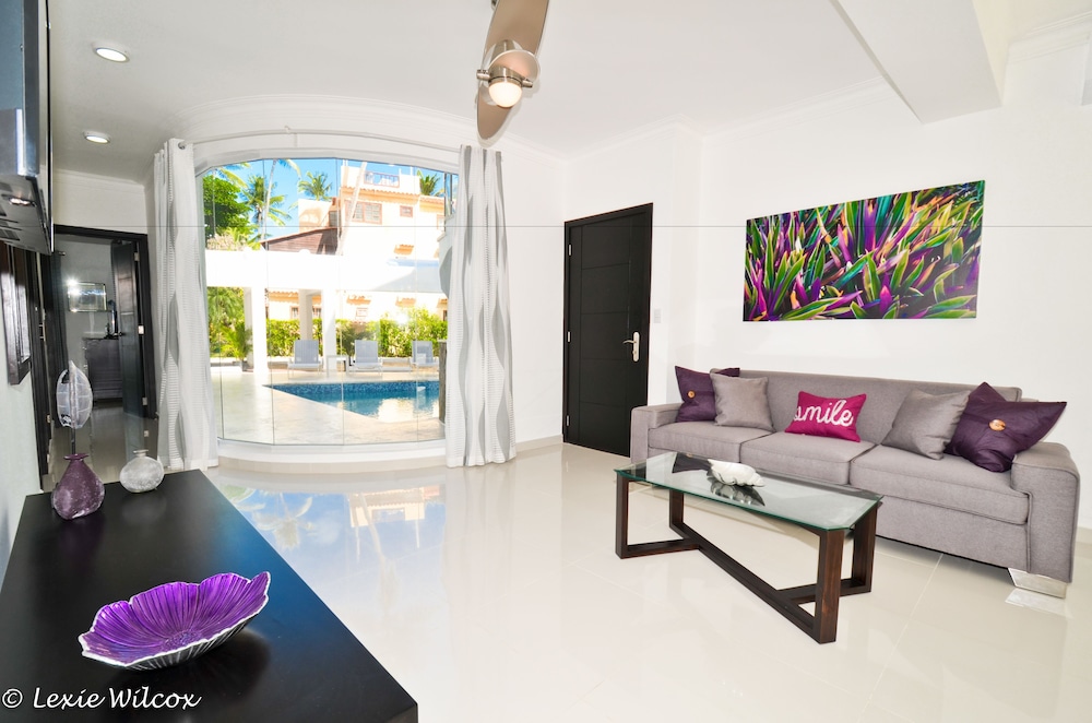 Luxury Condo, 2 Bedrooms, Terrace, Pool View photo 1