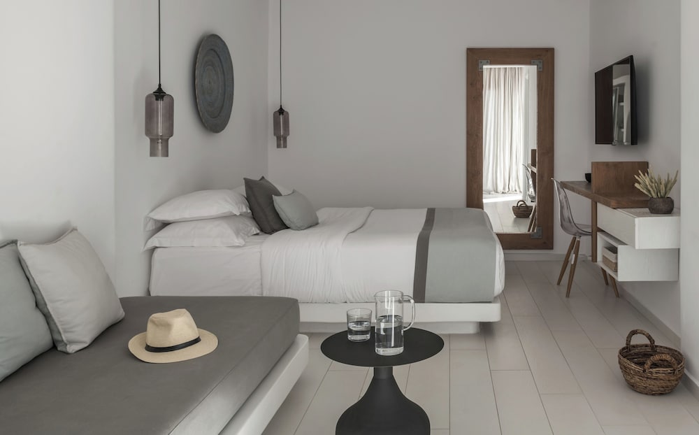 Deluxe Room, Private Pool - Photo 10