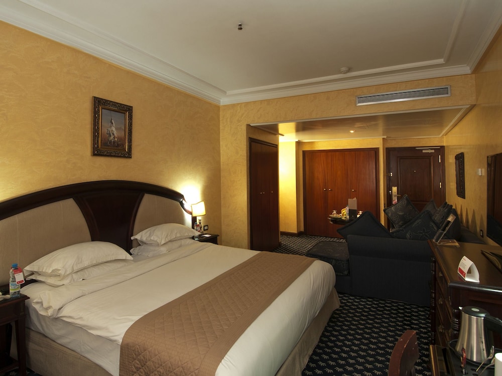 Executive Room, 1 King Bed, Non Smoking - Photo 3