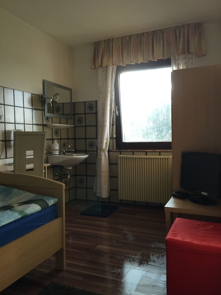 Single Room photo 3