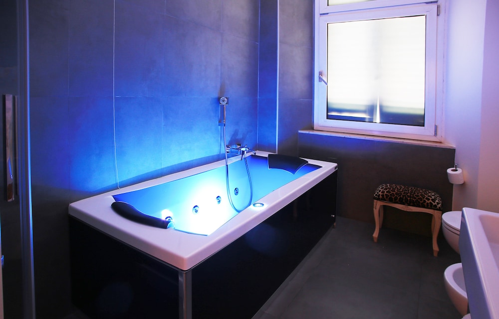 Junior Suite, Jetted Tub - Photo 50