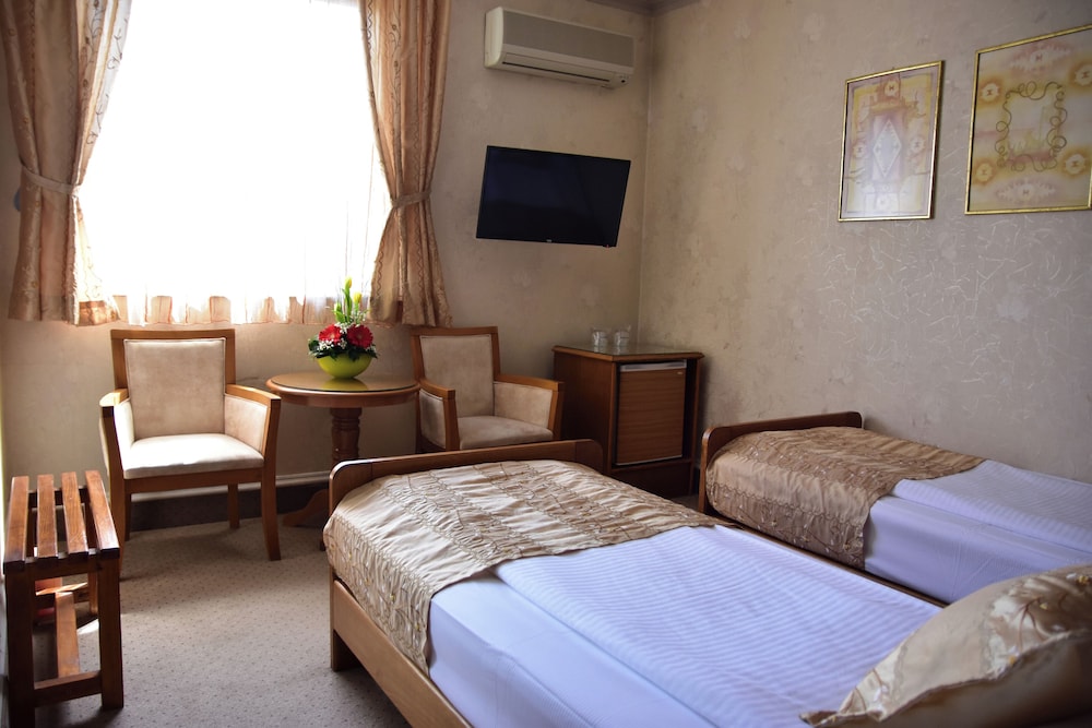 Standard Twin Room photo 3