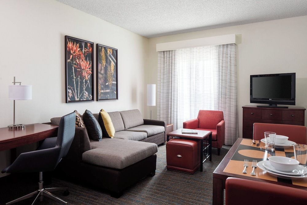 Suite, 1 Bedroom - Photo 3