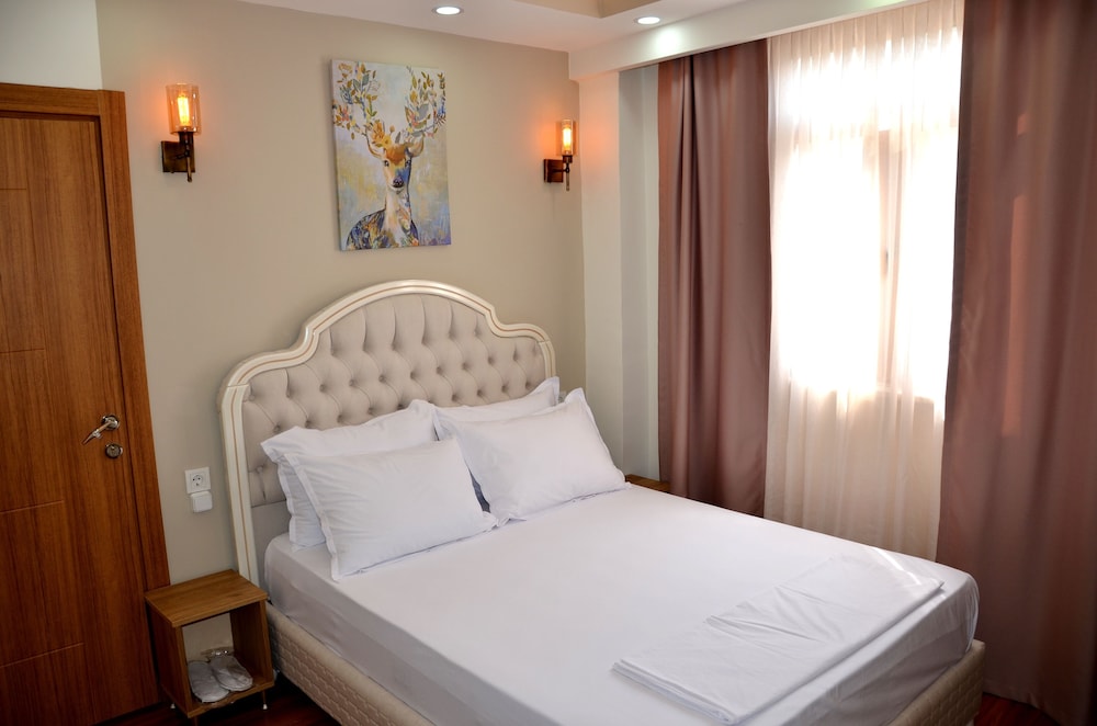 Classic Double Room, 1 Queen Bed photo 3