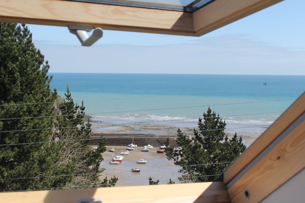 Economy Apartment, 1 Bedroom, Kitchen, Sea View photo 2