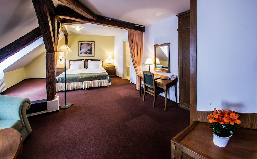 Deluxe Double Room, City View
