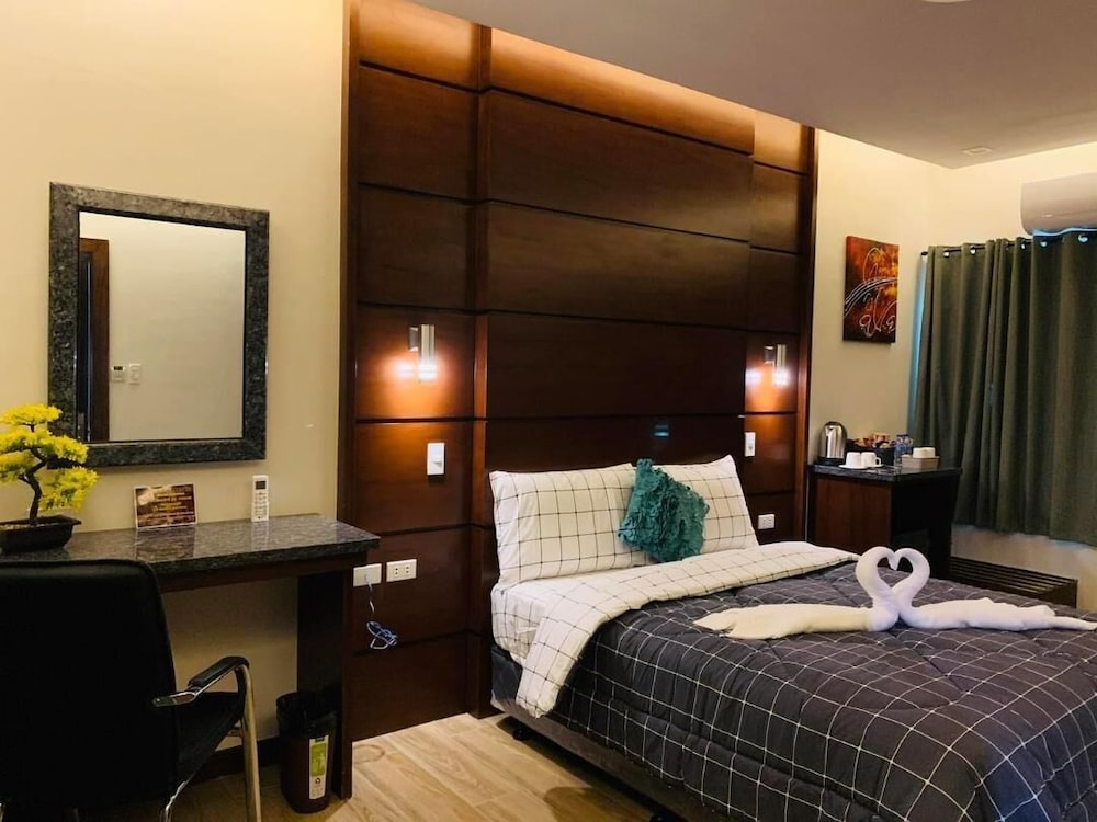 Standard Room, 1 Queen Bed