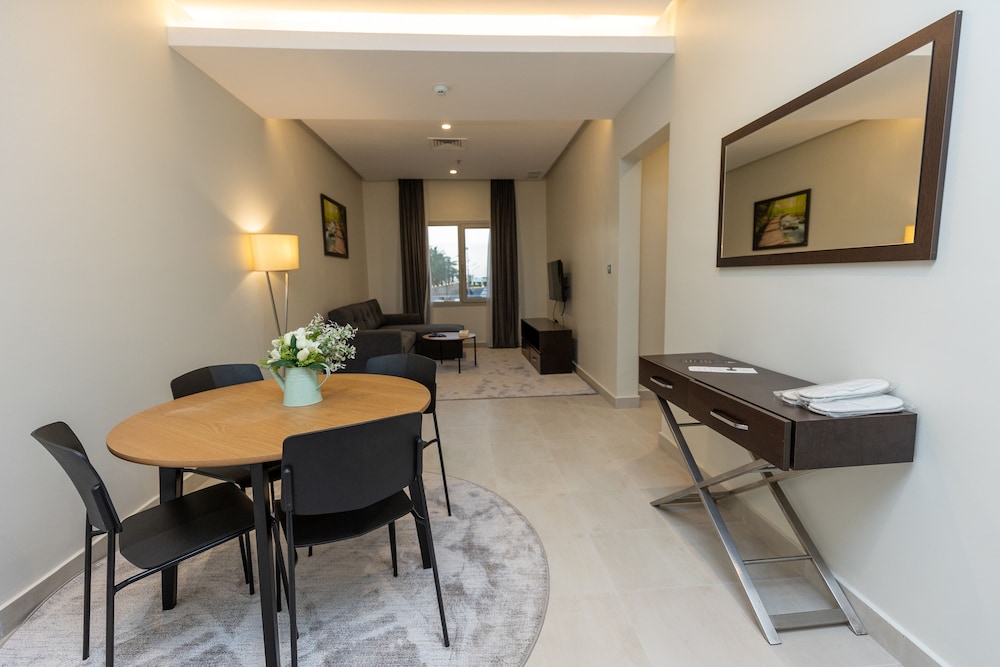 Double or Twin Room, 1 Bedroom, Partial Sea View photo 2