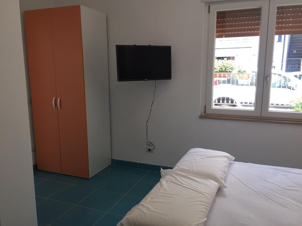 Basic Triple Room photo 3