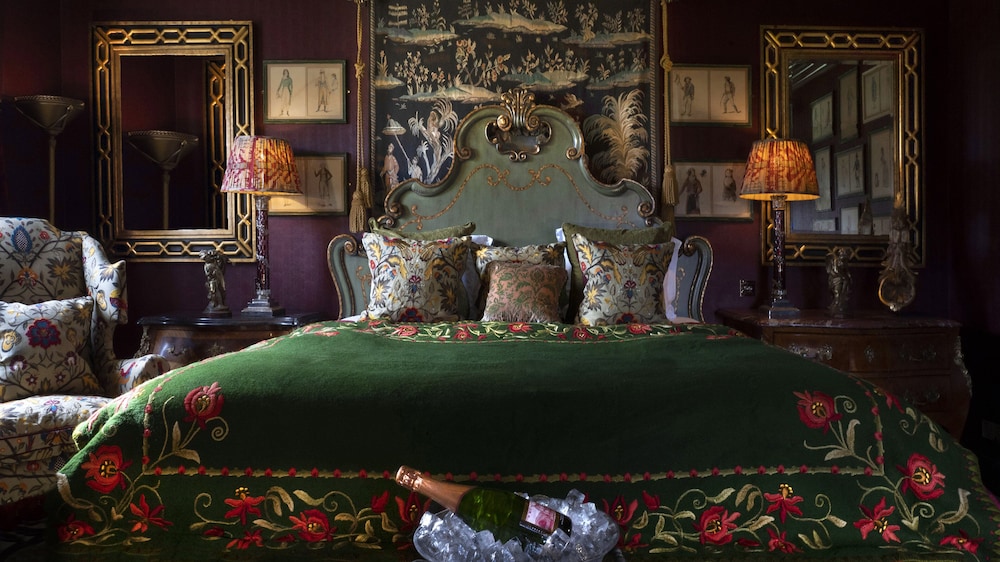 Estate room