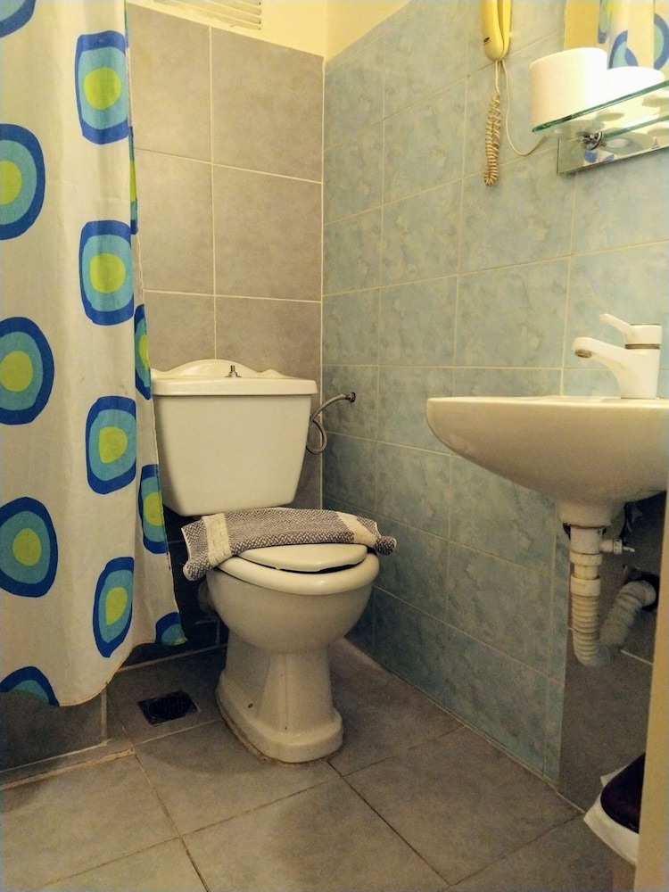 Family Room (for 6) photo 2