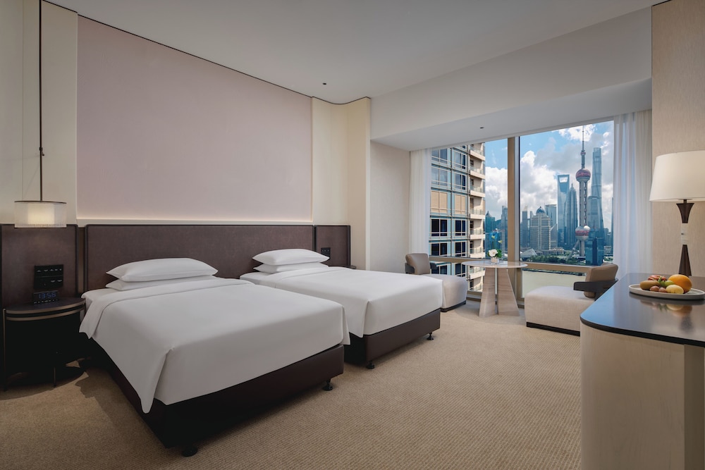 Pearl Tower River View Twin photo 1
