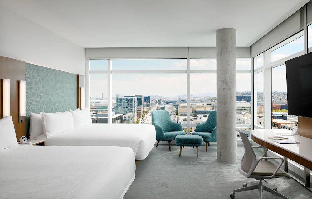 Premier Room, Multiple Beds, High Floor (Corner Two King) - Photo 10