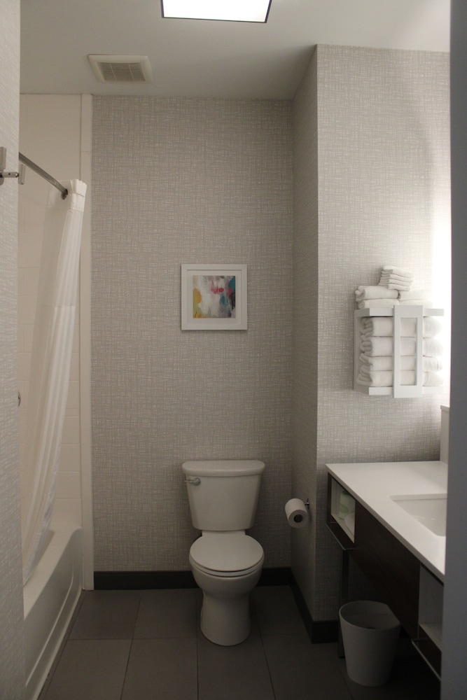 Standard Room, 2 Queen Beds, Accessible (Hearing) - Photo 4