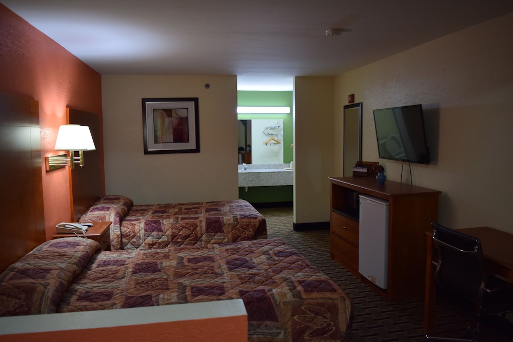 Standard Room, 2 Double Beds, Non Smoking - Photo 1
