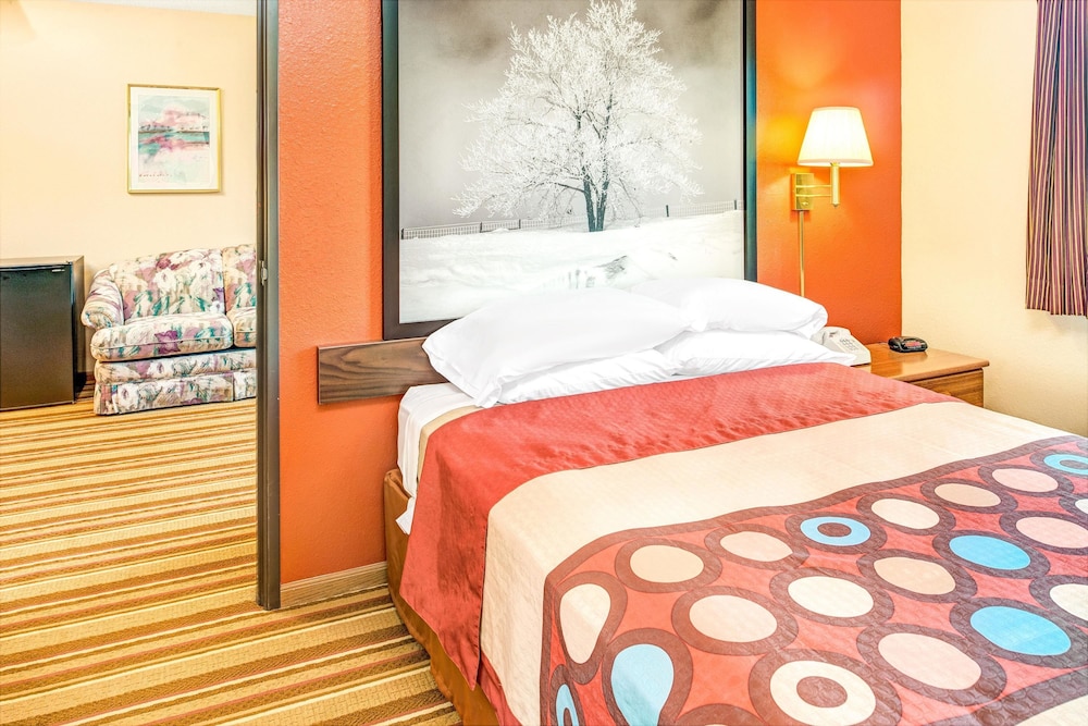 Suite, 1 Queen Bed