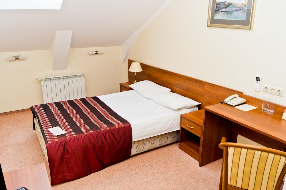 Standard Double or Twin Room photo 3