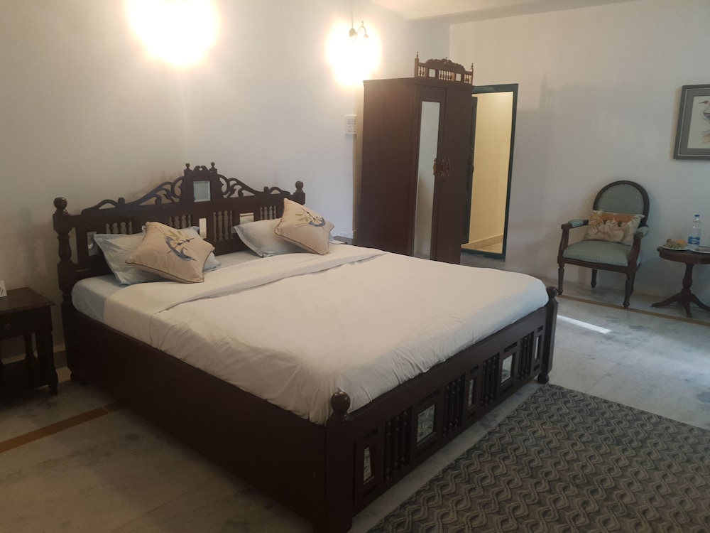 Heritage Pet Room