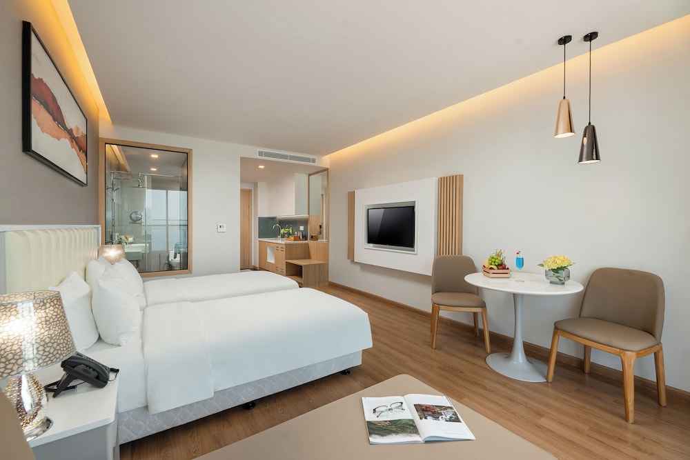 Deluxe Twin Room - Photo 9