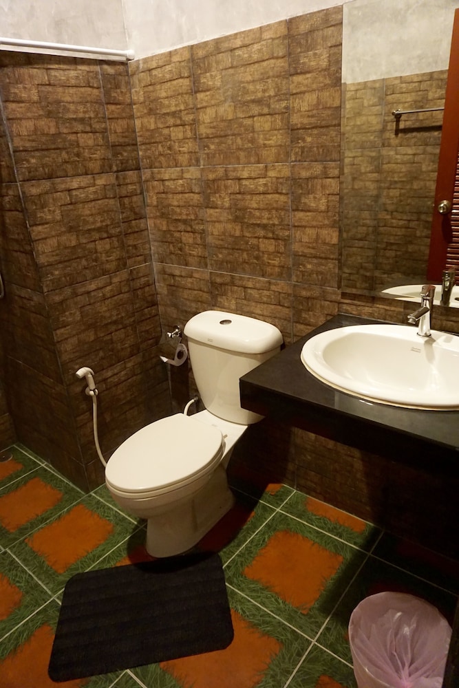 Standard Room (Air-conditioned) photo 2