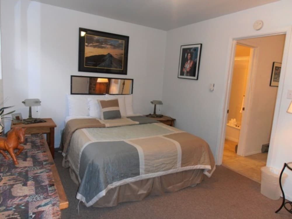 Condo, 2 Bedrooms photo 1