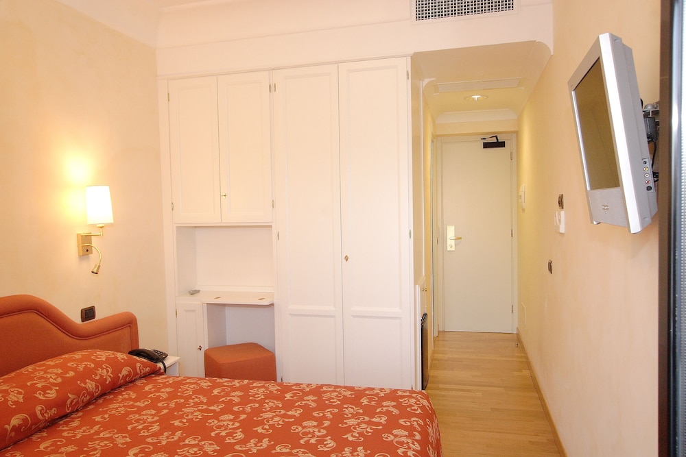 Double Room, Lake View - Photo 6