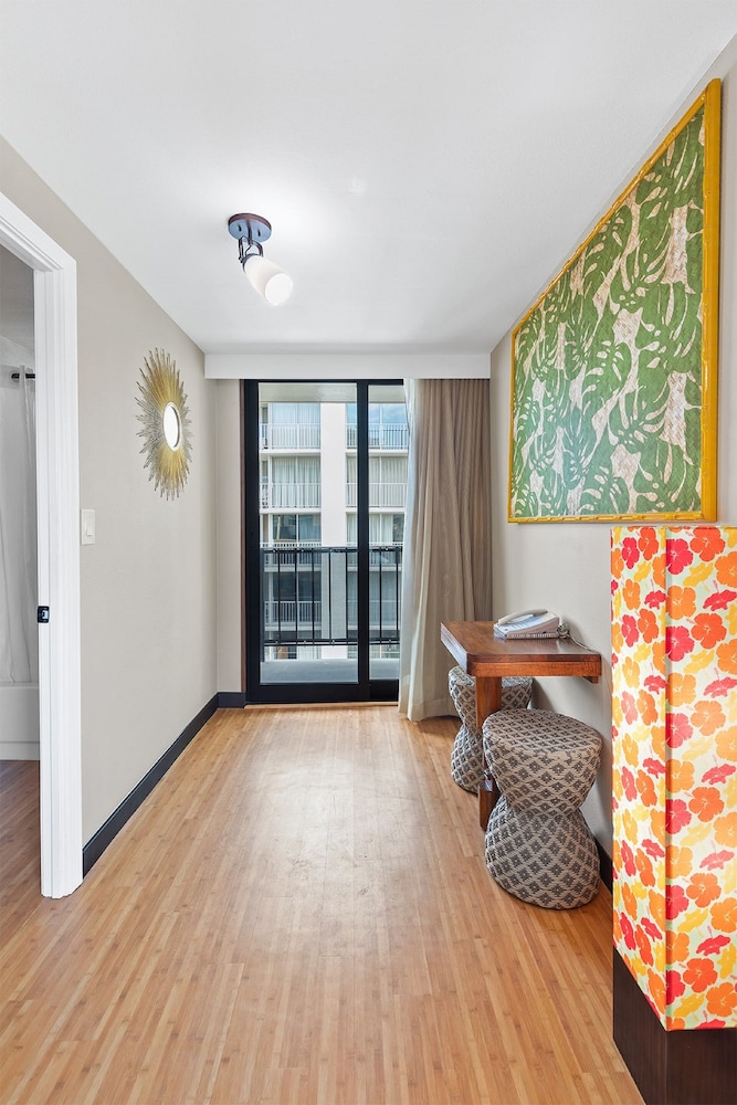 Standard Room, Partial Ocean View - Photo 2