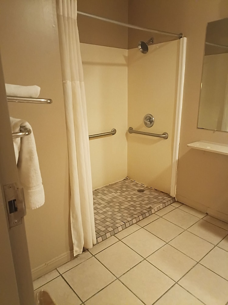 Oak Tree Inn, Photo 5