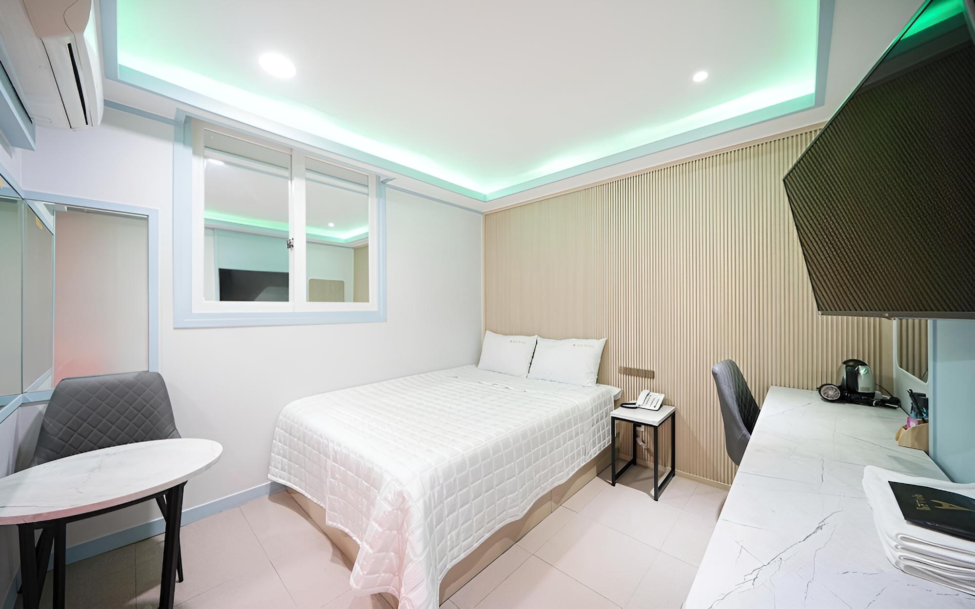 Room (Standard Ocean (Ocean View))