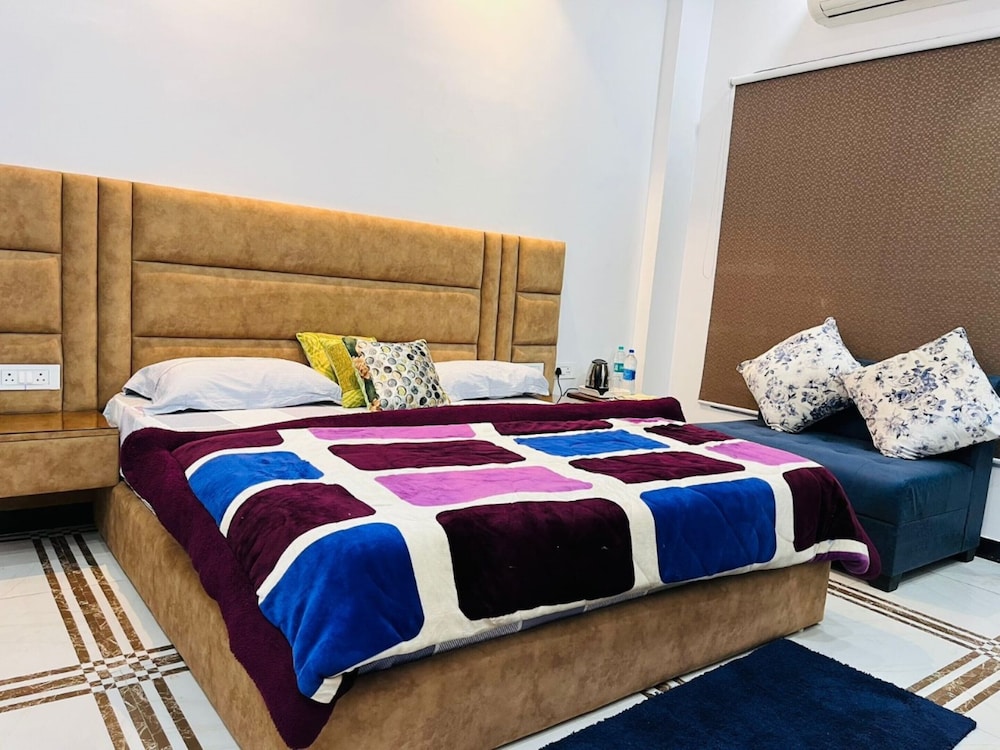 Superior Double Room, City View photo 1